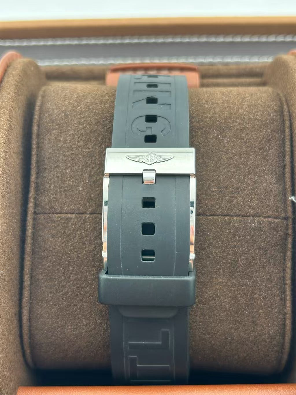 Breitling Colt Automatic A1738811.BD44.435X.A20BA.1/7017