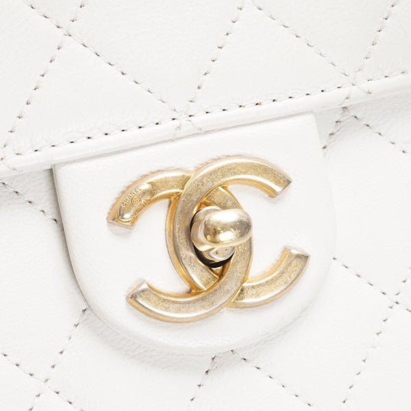 Chanel Mini Chic Pearls Flap Crossbody Bag BGP205244
