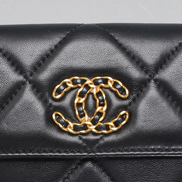 CHANEL 19 Flap Coin Purse Quilted leather Chain Crossbody Bag BGT128309