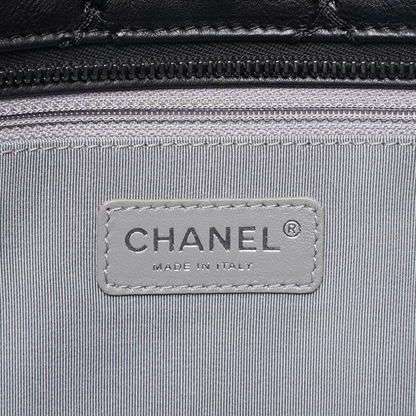 Chanel Quilted Leather Shoulder Bag BGT128316